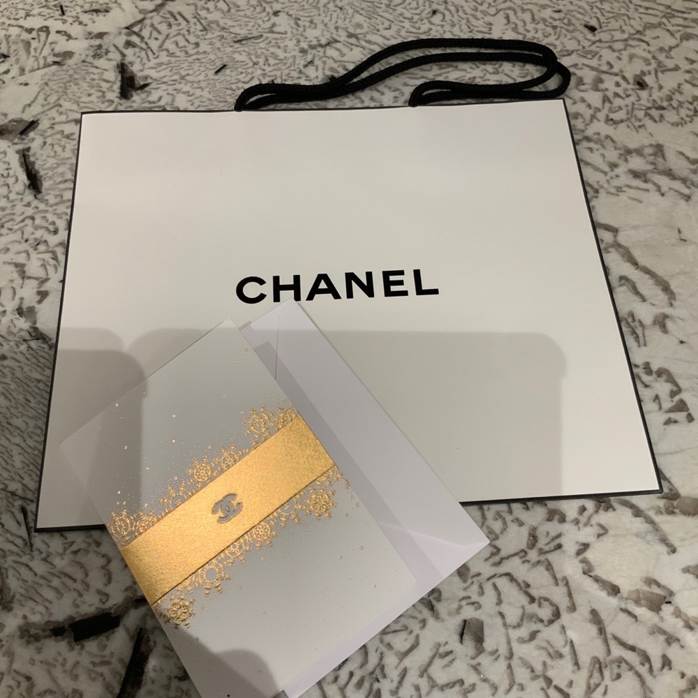 CHANEL Holiday Gift Bag with Card